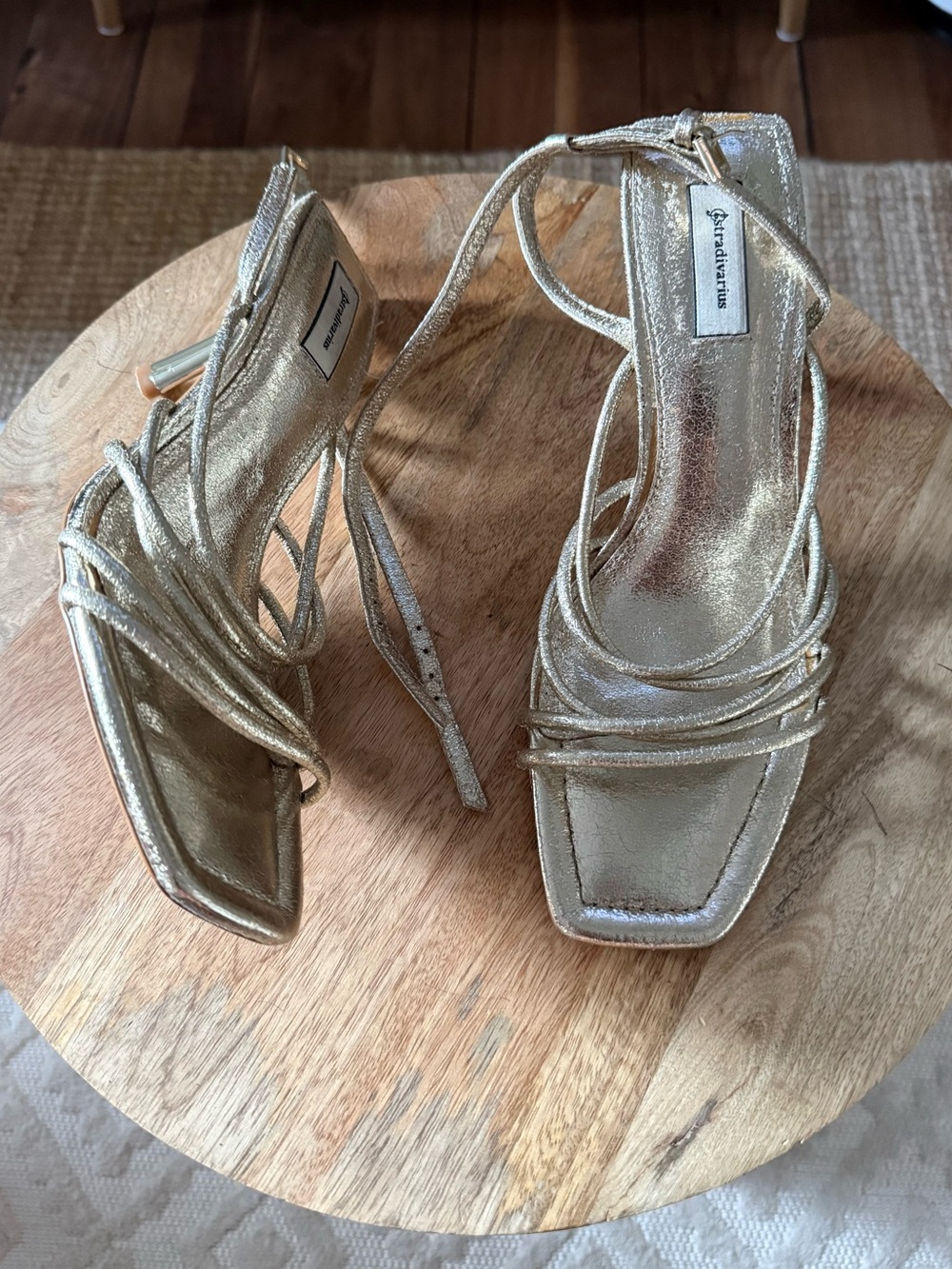Stradivarius Metallic Gold Strappy Heeled Sandals sz: 8